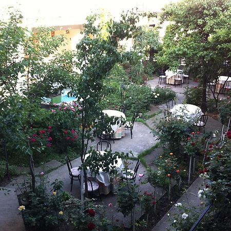 Hostel Tropical Дробета-Турну-Северин Екстер'єр фото