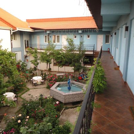 Hostel Tropical Дробета-Турну-Северин Екстер'єр фото