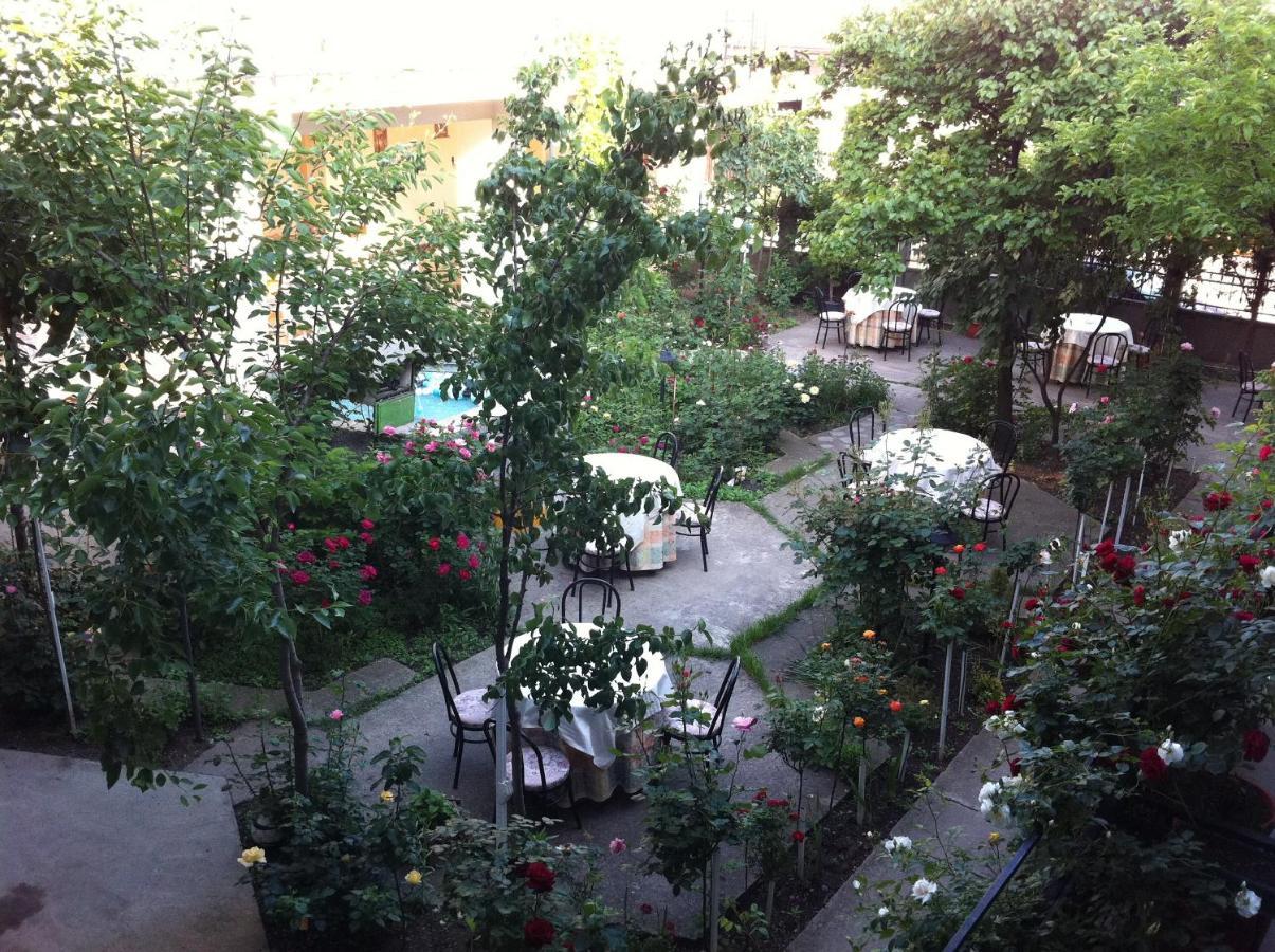 Hostel Tropical Дробета-Турну-Северин Екстер'єр фото