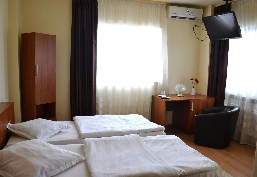 Hostel Tropical Дробета-Турну-Северин Екстер'єр фото