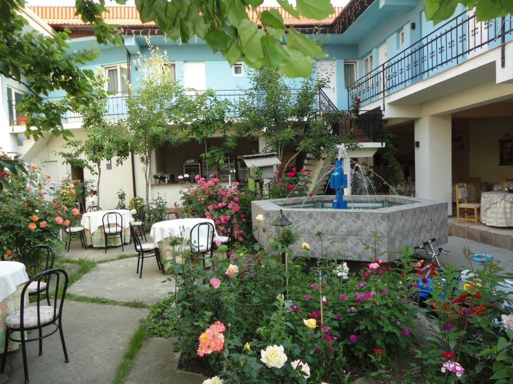 Hostel Tropical Дробета-Турну-Северин Екстер'єр фото