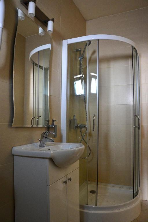 Hostel Tropical Дробета-Турну-Северин Екстер'єр фото
